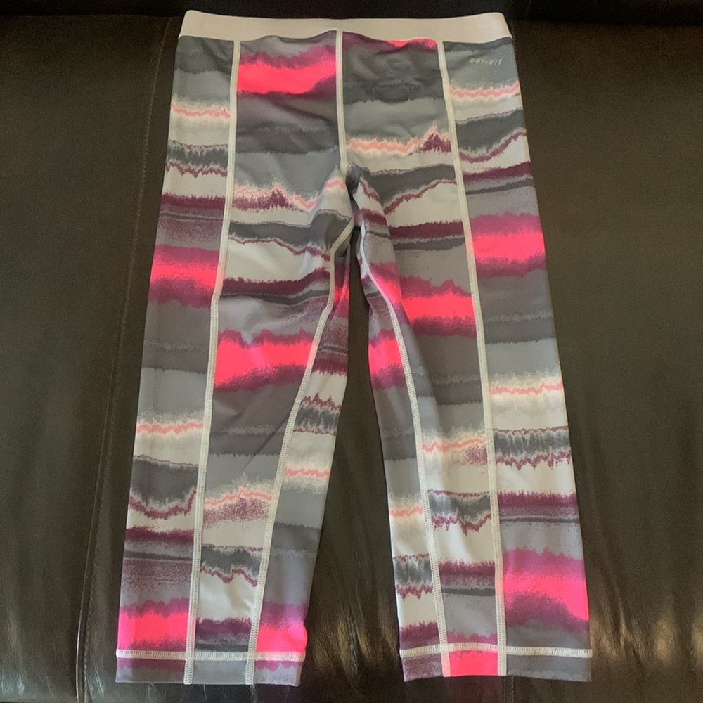 ✨ NIKE Pro Dri-Fit✨ - Picture 3 of 7